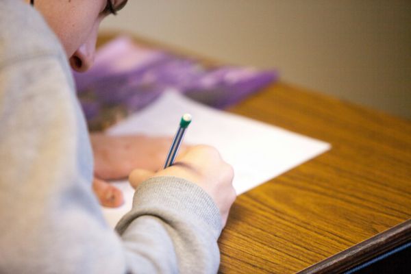 Aperçu des défis et stratégies pour évaluer les examens du supérieur